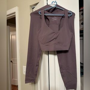 Paragon fitwear set. Size mediums. Like new.